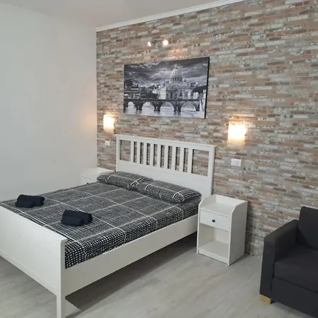 Sweet Dream Rome Airport 3* フィウミチーノ